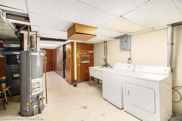 14561 Leslie Street, Oak Park, MI 48237