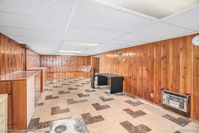 14561 Leslie Street, Oak Park, MI 48237