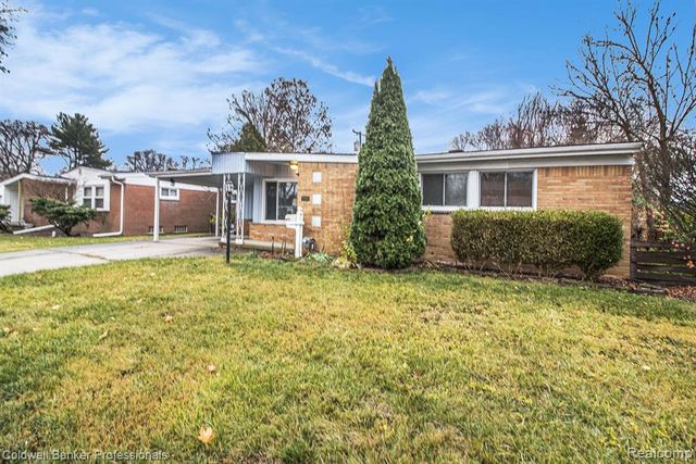 14561 Leslie Street, Oak Park, MI 48237