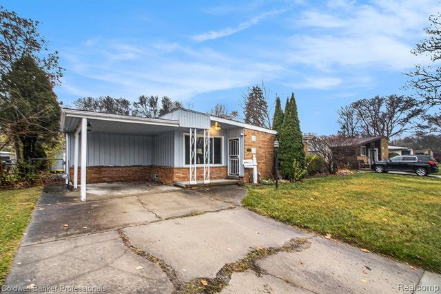 14561 Leslie Street, Oak Park, MI 48237