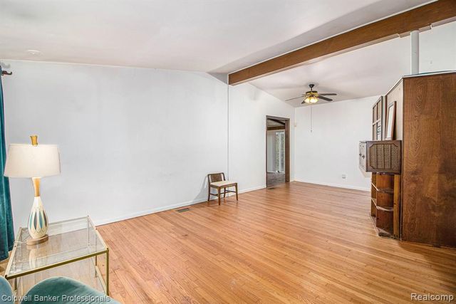 14561 Leslie Street, Oak Park, MI 48237