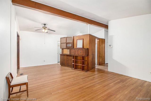 14561 Leslie Street, Oak Park, MI 48237