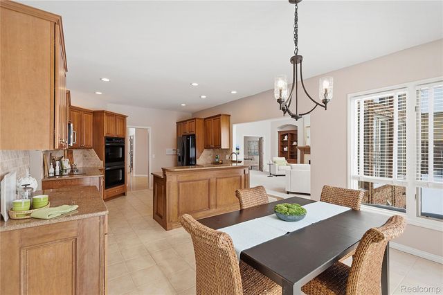 966 Majestic Drive, Rochester Hills, MI 48306