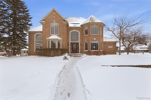 966 Majestic Drive, Rochester Hills, MI 48306