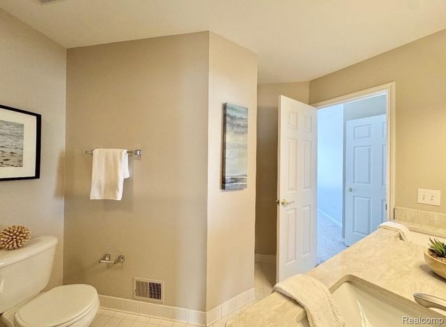 966 Majestic Drive, Rochester Hills, MI 48306