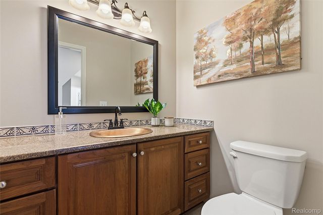 966 Majestic Drive, Rochester Hills, MI 48306