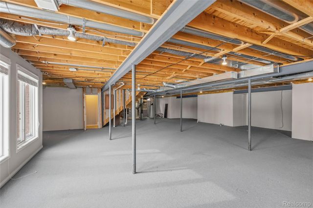 966 Majestic Drive, Rochester Hills, MI 48306