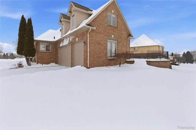 966 Majestic Drive, Rochester Hills, MI 48306