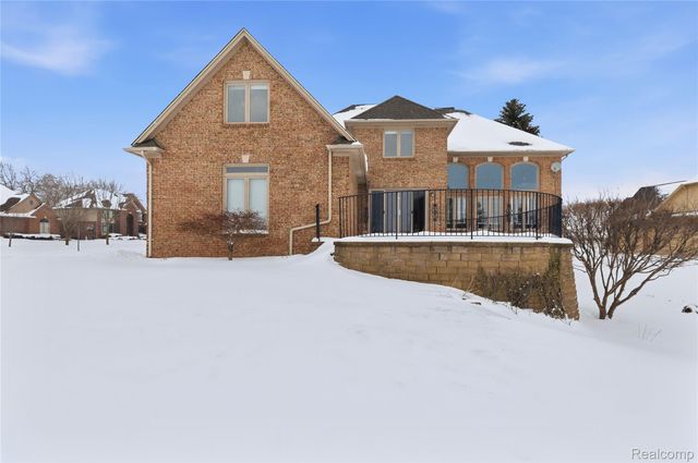 966 Majestic Drive, Rochester Hills, MI 48306