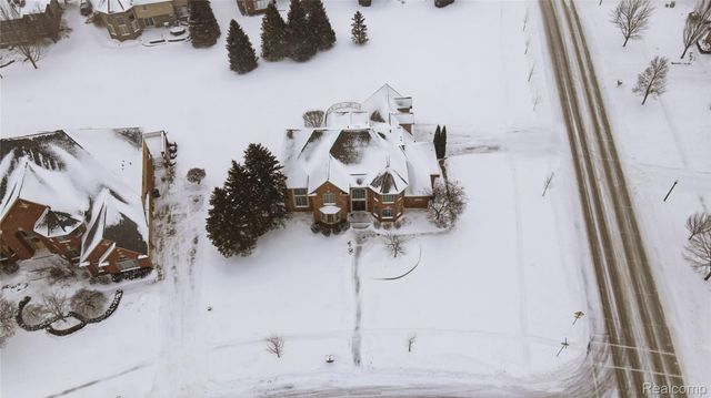 966 Majestic Drive, Rochester Hills, MI 48306