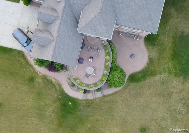 966 Majestic Drive, Rochester Hills, MI 48306