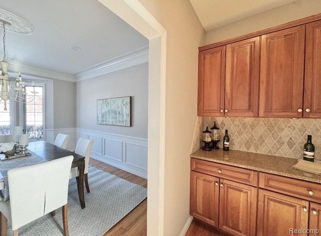 966 Majestic Drive, Rochester Hills, MI 48306