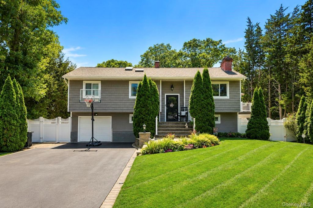 12 Linden Lane, Farmingville, NY 11738 — photo 2