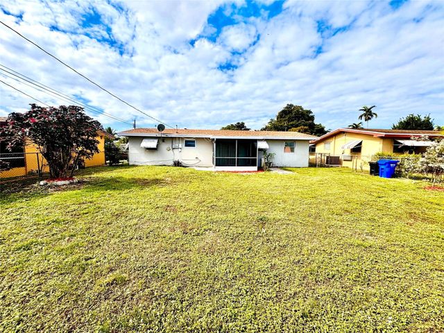 1411 NW 79TH Way, Pembroke Pines, FL 33024