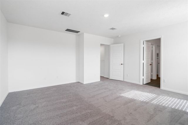 5663 Sanderling Circle, Hitchcock, TX 77563