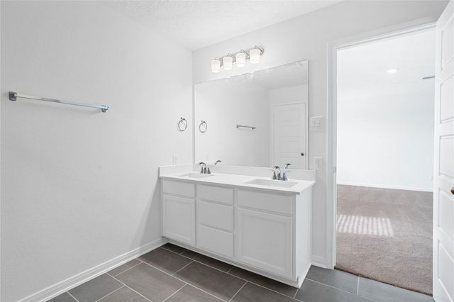 5663 Sanderling Circle, Hitchcock, TX 77563