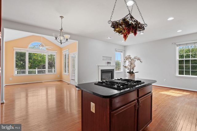 22585 WELBORNE MANOR SQ, Ashburn, VA 20148
