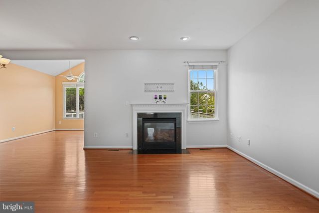22585 WELBORNE MANOR SQ, Ashburn, VA 20148