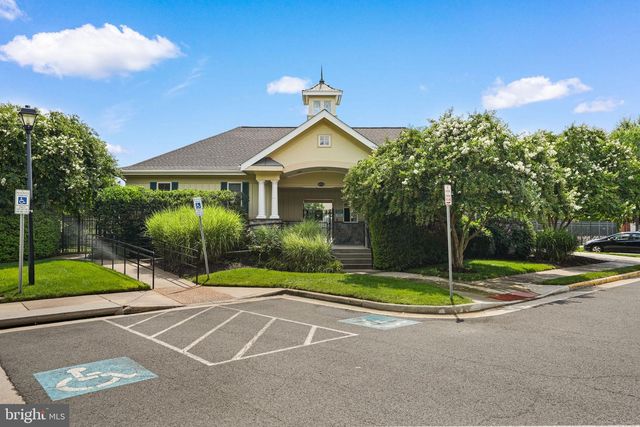 22585 WELBORNE MANOR SQ, Ashburn, VA 20148