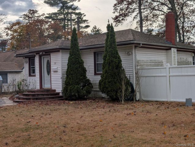 132 8th Street, Brentwood, NY 11717