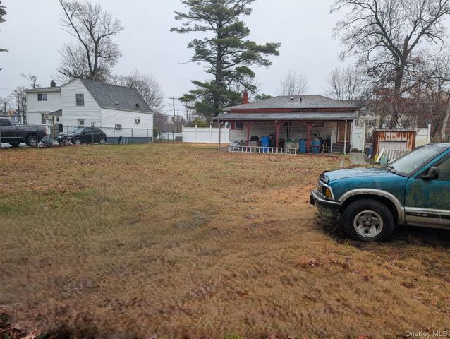 132 8th Street, Brentwood, NY 11717