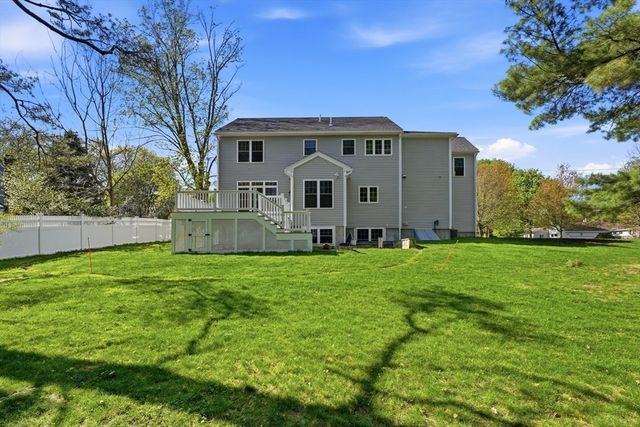 30 Redwing Rd, Wellesley, MA 02481