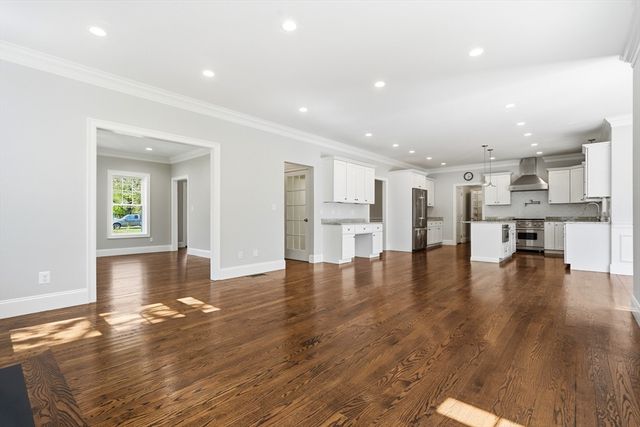 30 Redwing Rd, Wellesley, MA 02481