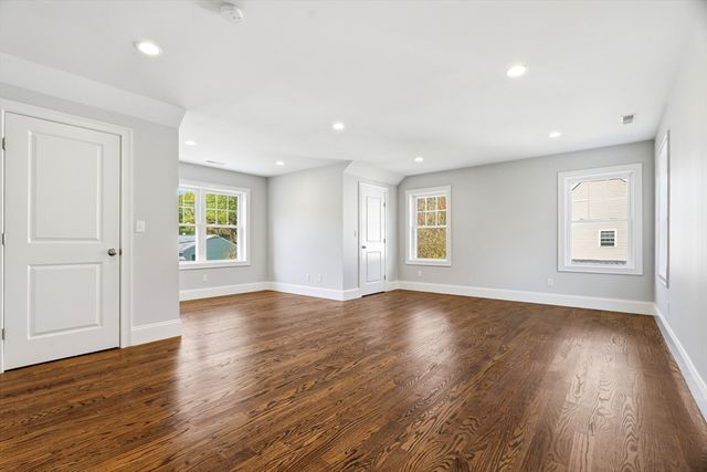 30 Redwing Rd, Wellesley, MA 02481