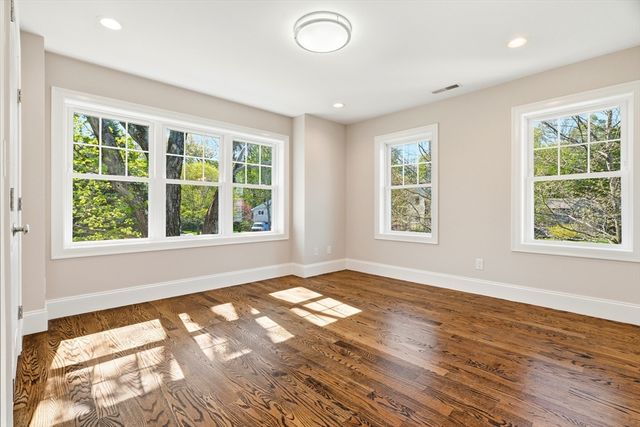 30 Redwing Rd, Wellesley, MA 02481