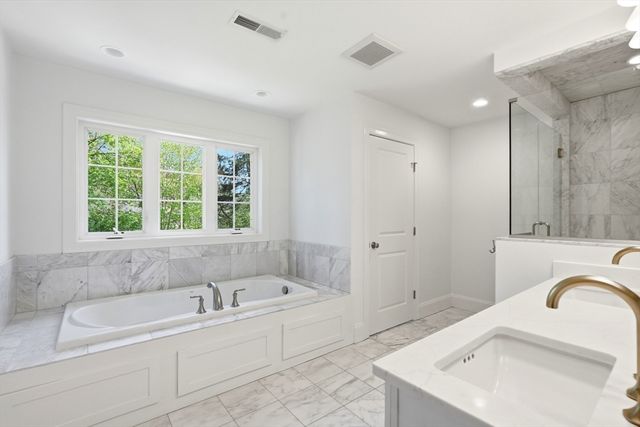 30 Redwing Rd, Wellesley, MA 02481