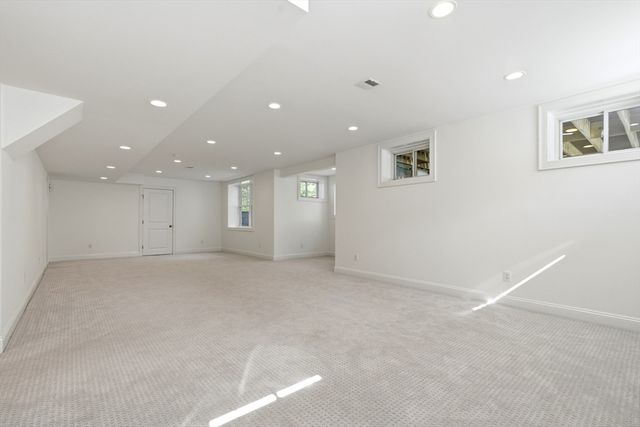 30 Redwing Rd, Wellesley, MA 02481