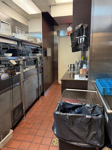 3519 Ditmars Boulevard, Astoria, NY 11105