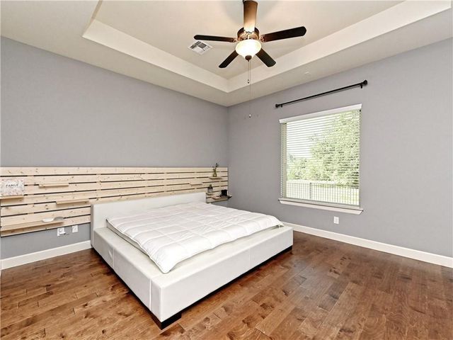 332 Quartz DR, Dripping Springs, TX 78620