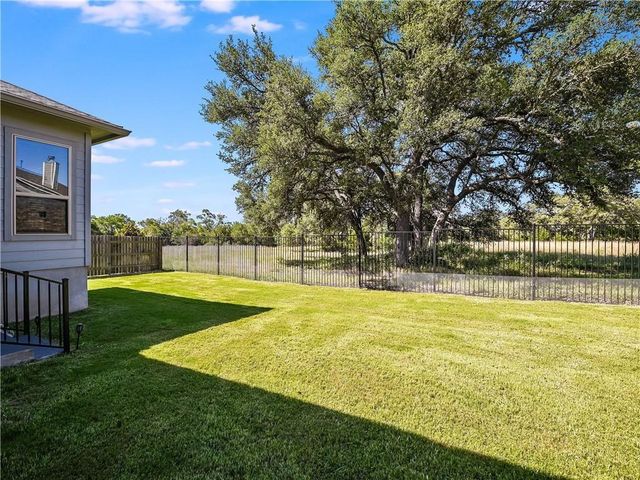 332 Quartz DR, Dripping Springs, TX 78620