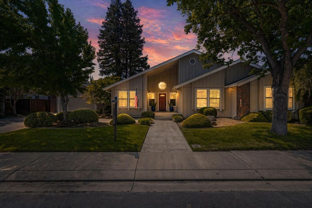 3829 Mondrian Dr, Modesto, CA 95356