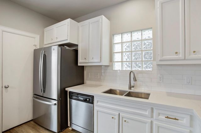 3728 Main Poplar Drive, Houston, TX 77025