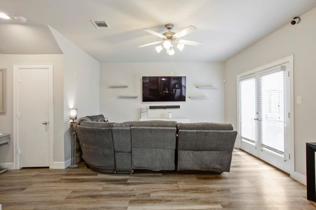 3728 Main Poplar Drive, Houston, TX 77025