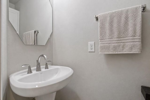 3728 Main Poplar Drive, Houston, TX 77025