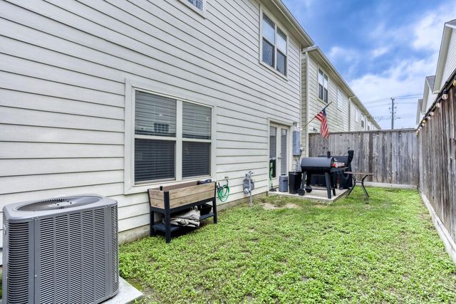 3728 Main Poplar Drive, Houston, TX 77025