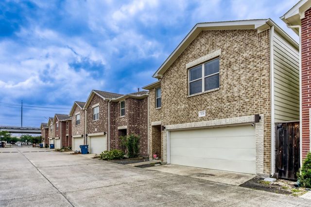 3728 Main Poplar Drive, Houston, TX 77025