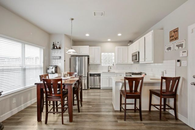 3728 Main Poplar Drive, Houston, TX 77025