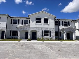 194 SE 10th Ct, Florida City, FL 33034