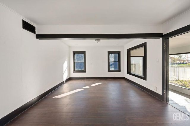 1825 Baker Street, Bakersfield, CA 93305