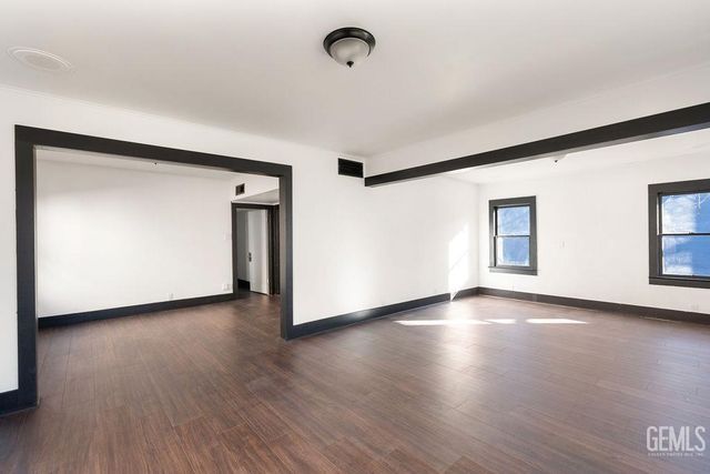 1825 Baker Street, Bakersfield, CA 93305