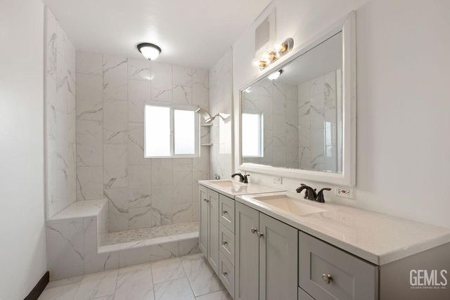 1825 Baker Street, Bakersfield, CA 93305