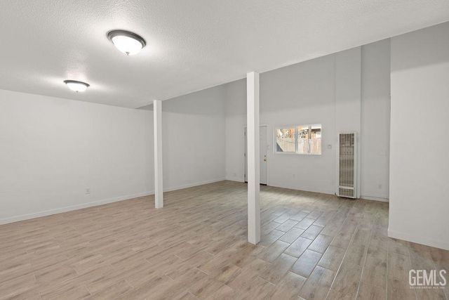 1825 Baker Street, Bakersfield, CA 93305