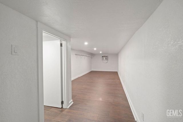 1825 Baker Street, Bakersfield, CA 93305