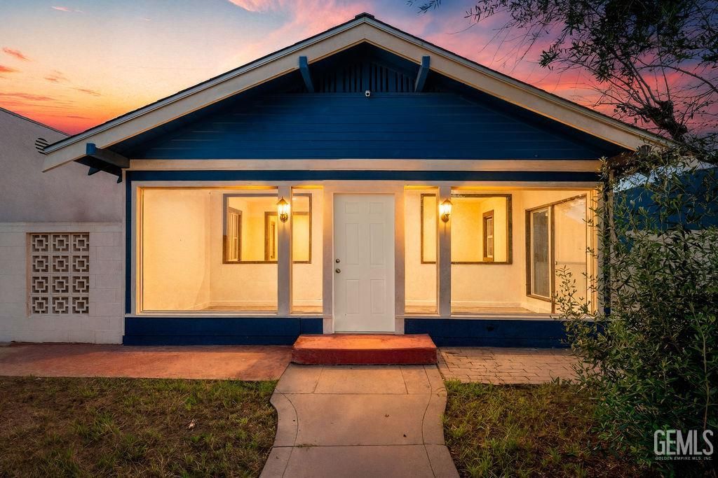 1825 Baker Street, Bakersfield, CA 93305