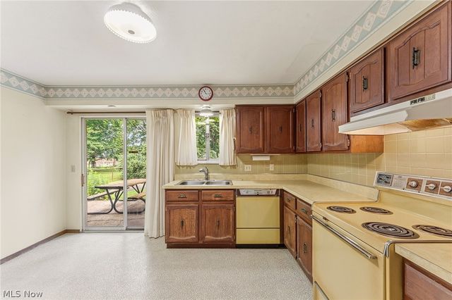 21820 Mastick Road, Fairview Park, OH 44126