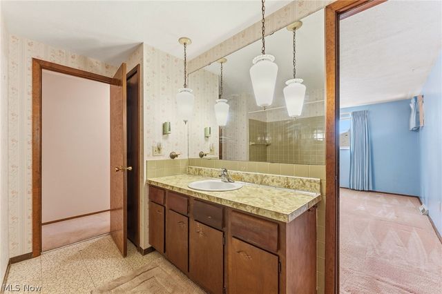 21820 Mastick Road, Fairview Park, OH 44126